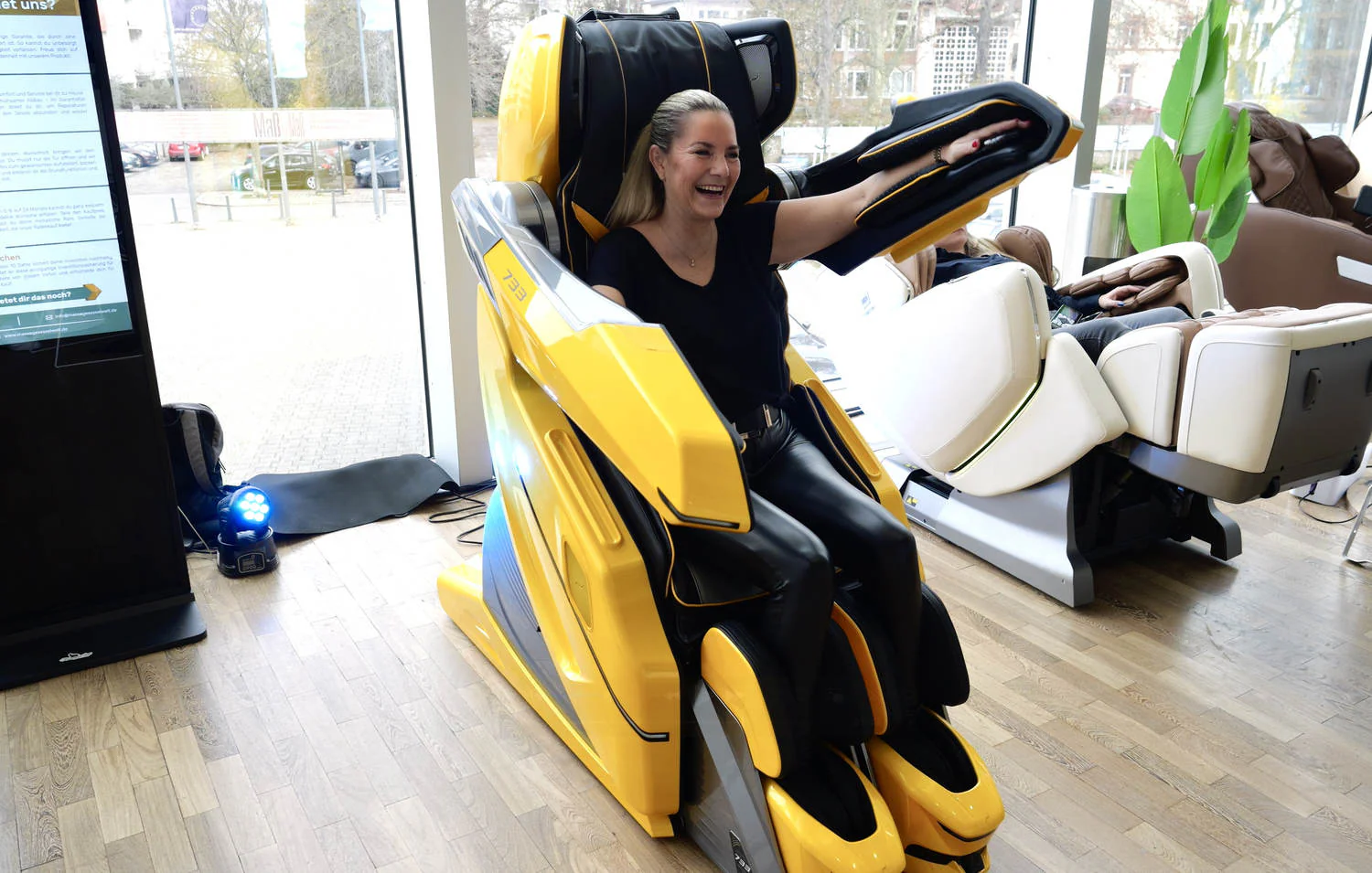 Bodyfriend 733 - Image 11