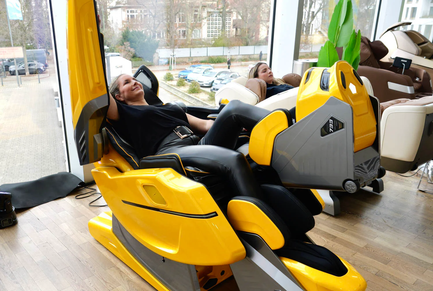 Bodyfriend 733 - Image 13